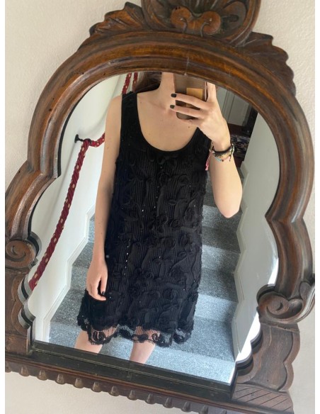 Vestito nero con applicazioni