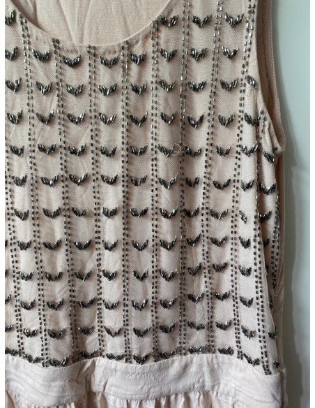 Vestito rosa con perline