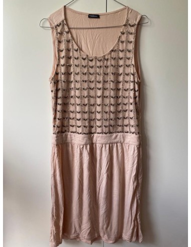 Vestito rosa con perline