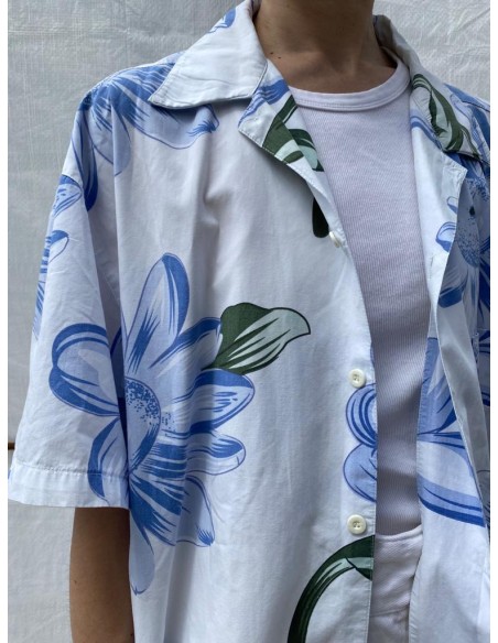 Camicia a fiori grandi