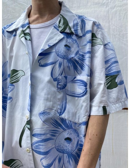 Camicia a fiori grandi