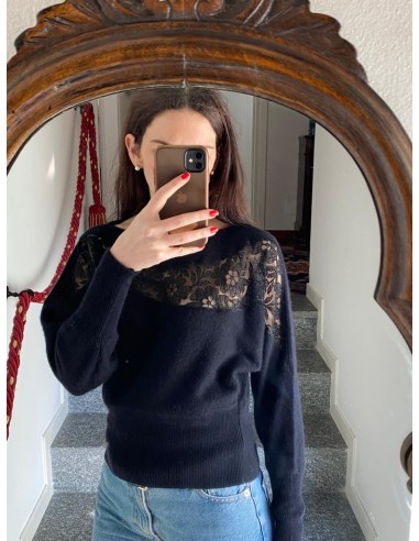 Maglione nero con applicazioni