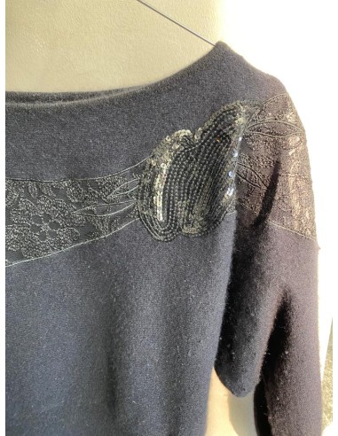 Maglione nero con applicazioni