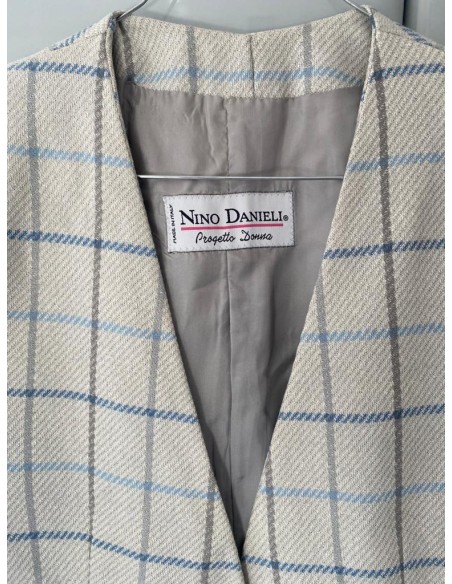 Blazer grigio con righe azzurre