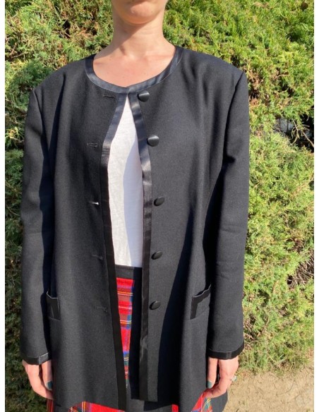 Giacca nera con profili in raso