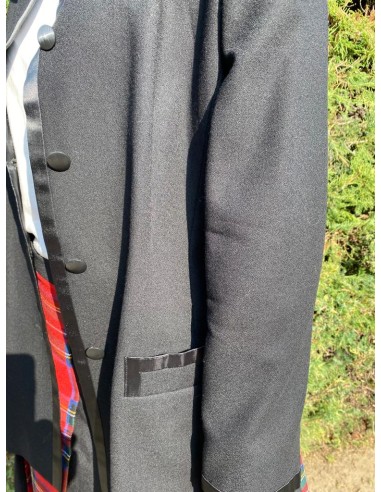 Giacca nera con profili in raso