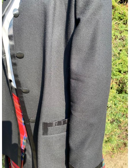 Giacca nera con profili in raso