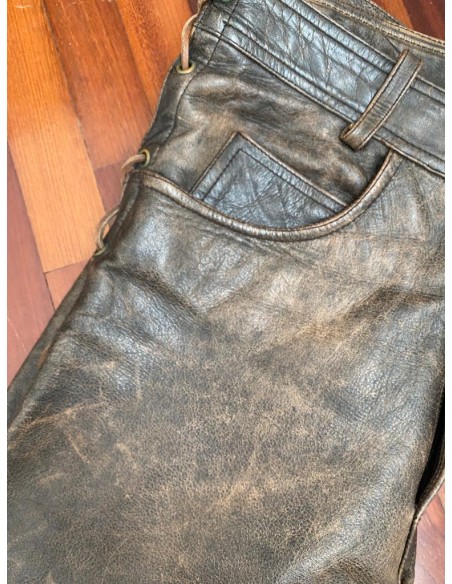 Pantalone in pelle con lacci