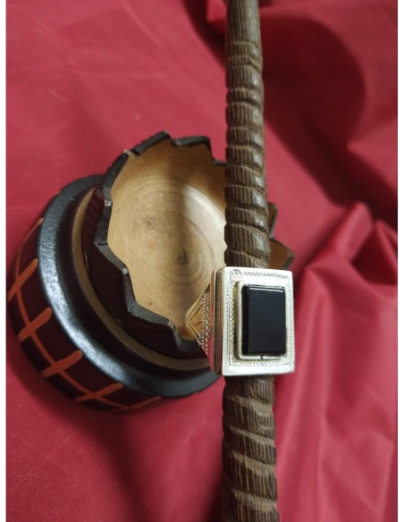 Anello in argento con pietra rettangolare in onice nero