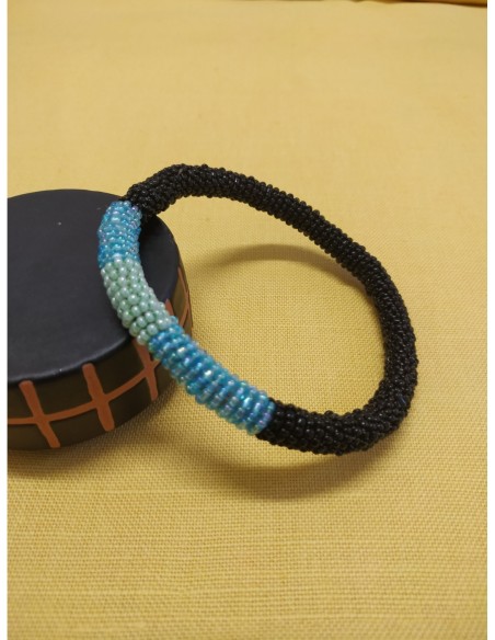 Bracciale perline col. nero, azzurro e celeste
