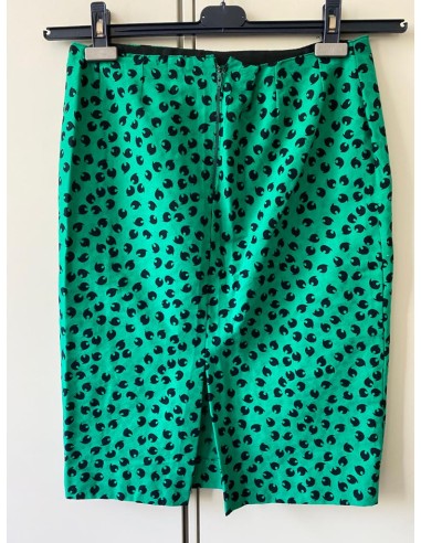 Completo verde con motivi neri