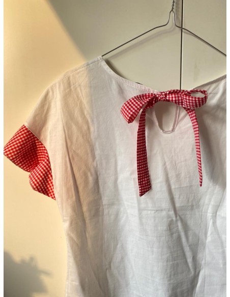 Maglietta bianca con dettagli vichy